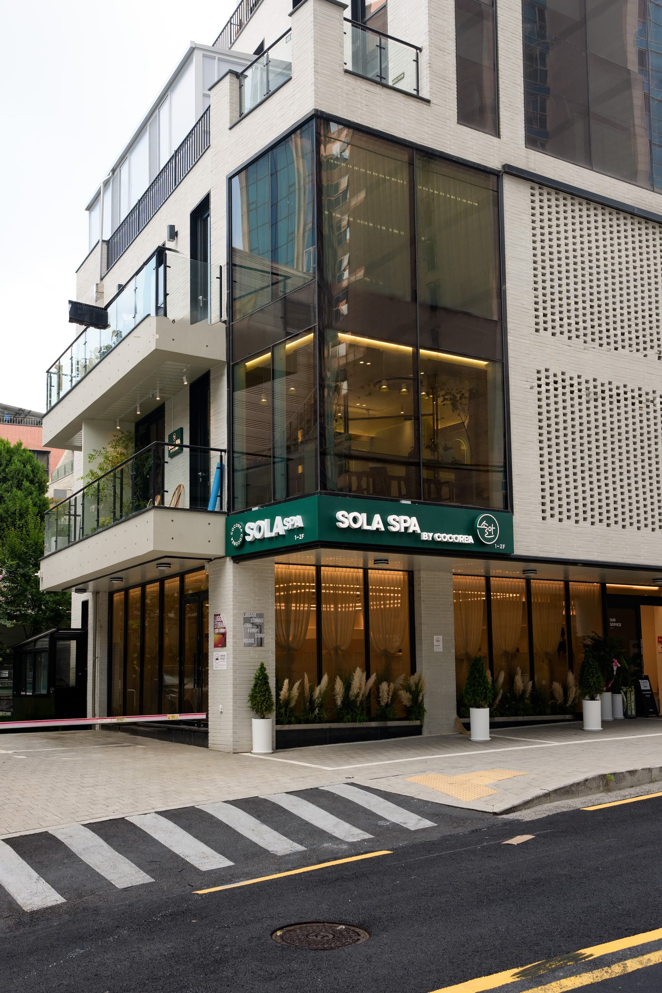 Best location in the heart of Myeongdong