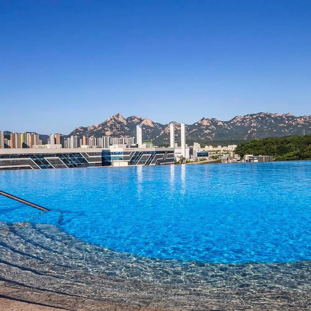 Aquafield Goyang Rooftop Pool
